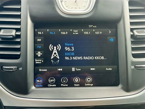 Used 2022 Chrysler 300 Touring w/ Sport Appearance Package image 14