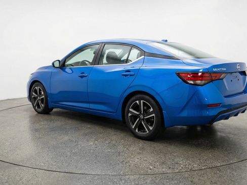 Used 2025 Nissan Sentra SV image 6