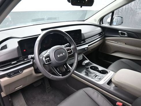 Used 2026 Kia Carnival FWD image 13