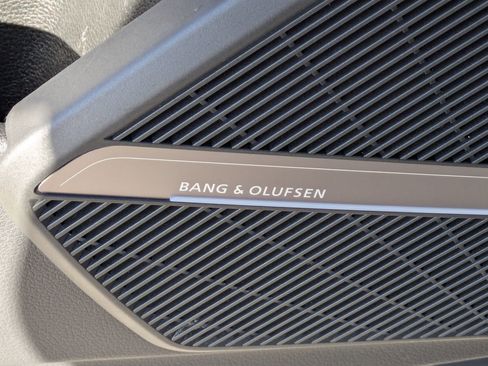 Used 2024 Audi SQ5 Premium Plus w/ Premium Plus Package image 21