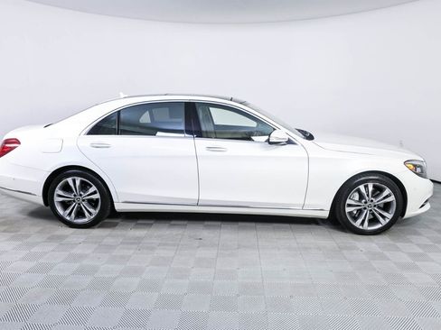 Used 2017 Mercedes-Benz S 550 Sedan w/ Premium Package image 27
