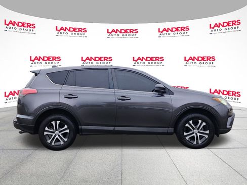 Used 2018 Toyota RAV4 LE image 2