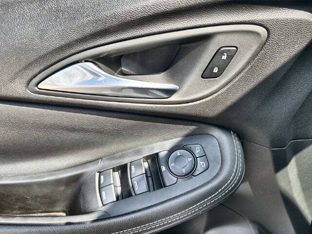 Used 2023 Buick Encore GX Select w/ Safety Package II FWD image 21