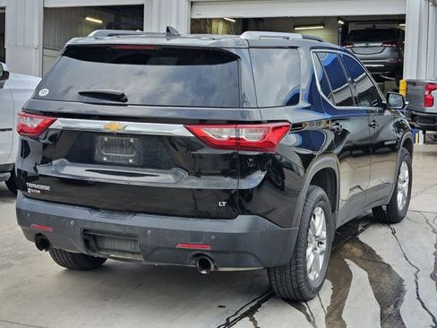 Used 2018 Chevrolet Traverse LT image 3