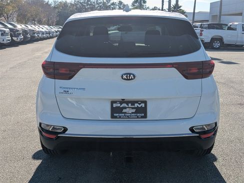 Used 2020 Kia Sportage LX image 3