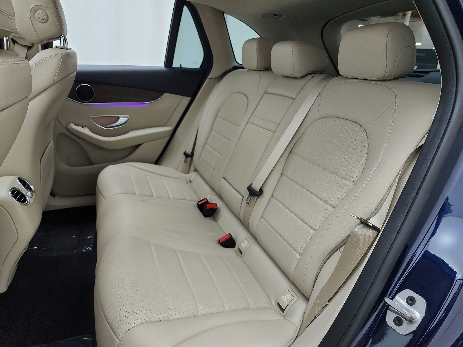 Certified 2022 Mercedes-Benz GLC 300 4MATIC w/ Premium Package Lite image 15