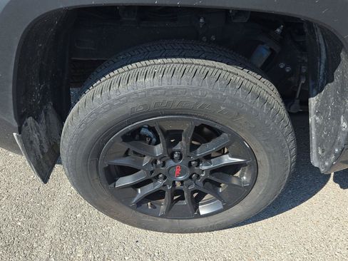 Used 2022 Toyota Tundra Limited w/ TRD Off-Road Package AWD/4WD image 10