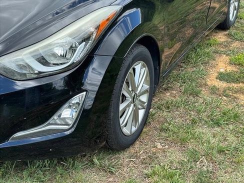 Used 2016 Hyundai Elantra SE w/ Option Group 02 FWD image 5