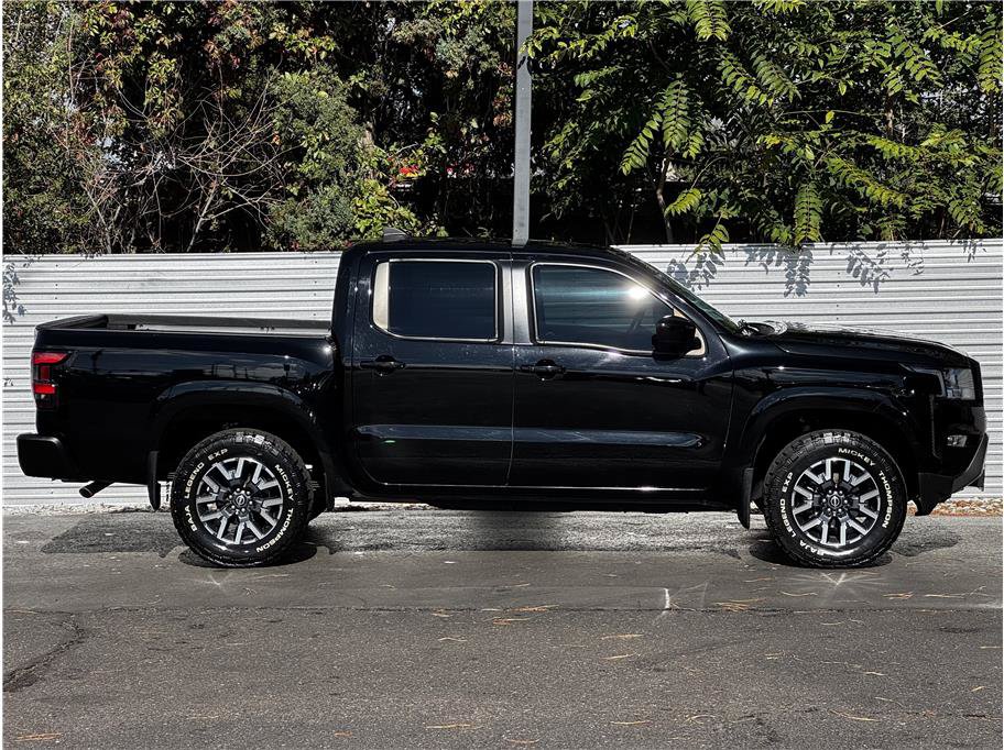 Used 2023 Nissan Frontier SV w/ SV Convenience Package AWD/4WD image 13