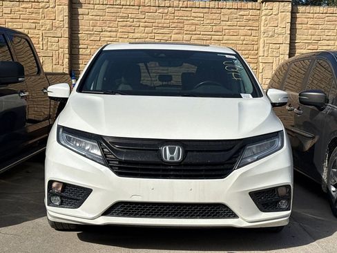 Used 2018 Honda Odyssey Elite image 2