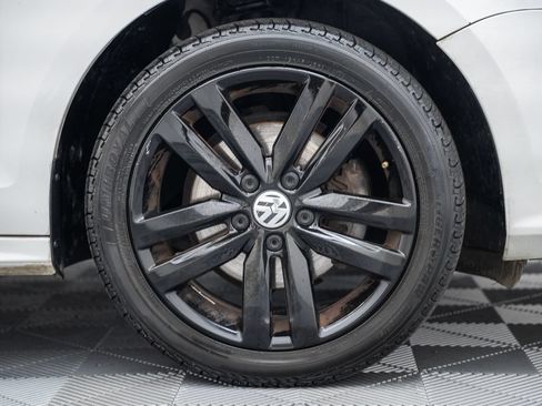 Used 2018 Volkswagen Jetta Sport FWD image 17