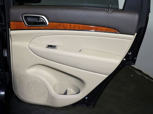 Used 2012 Jeep Grand Cherokee Overland image 31