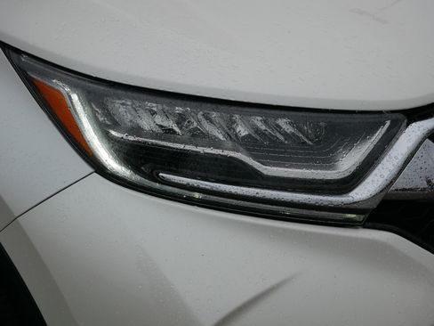 Used 2018 Honda CR-V Touring image 16