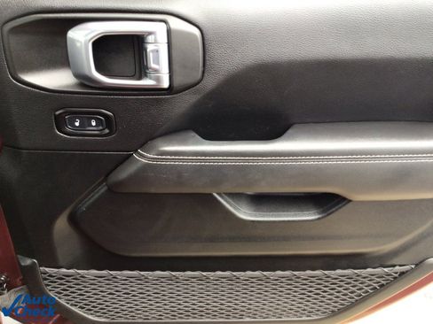 Used 2021 Jeep Wrangler Unlimited Sahara image 14