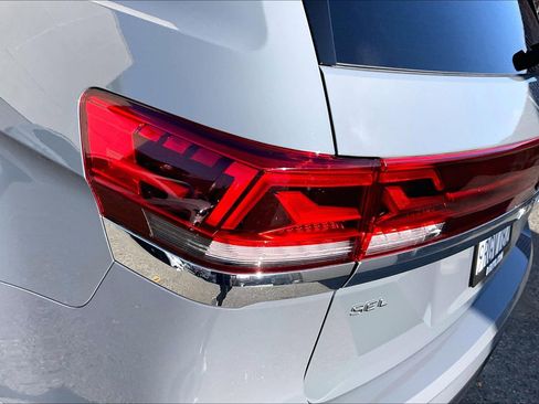 Certified 2025 Volkswagen Atlas SEL image 28