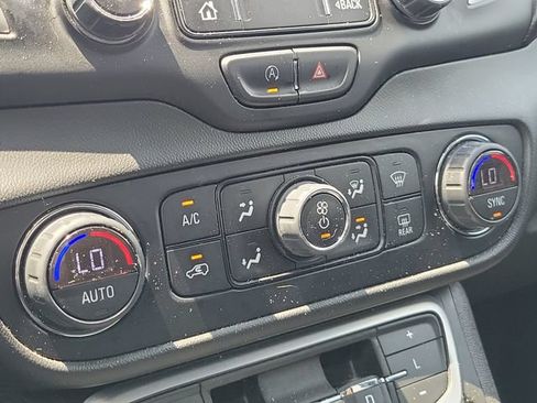 Used 2022 GMC Terrain SLE w/ Driver Convenience Package FWD image 30