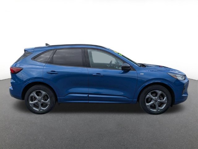 Certified 2023 Ford Escape ST-Line w/ Tech Pack #1 AWD/4WD image 2