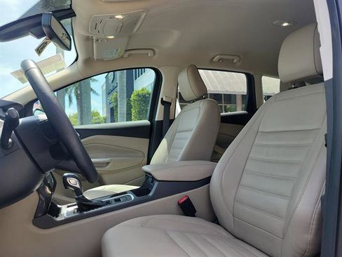 Used 2019 Ford Escape Titanium image 42