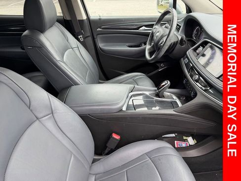 Used 2020 Buick Enclave Essence FWD image 17