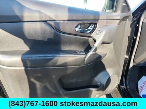 Used 2020 Nissan Rogue SV FWD image 14