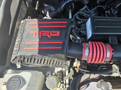 Used 2019 Toyota Tacoma TRD Off-Road AWD/4WD image 30