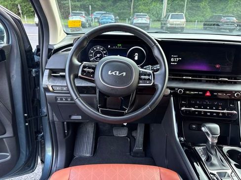 Used 2023 Kia Carnival SX image 13