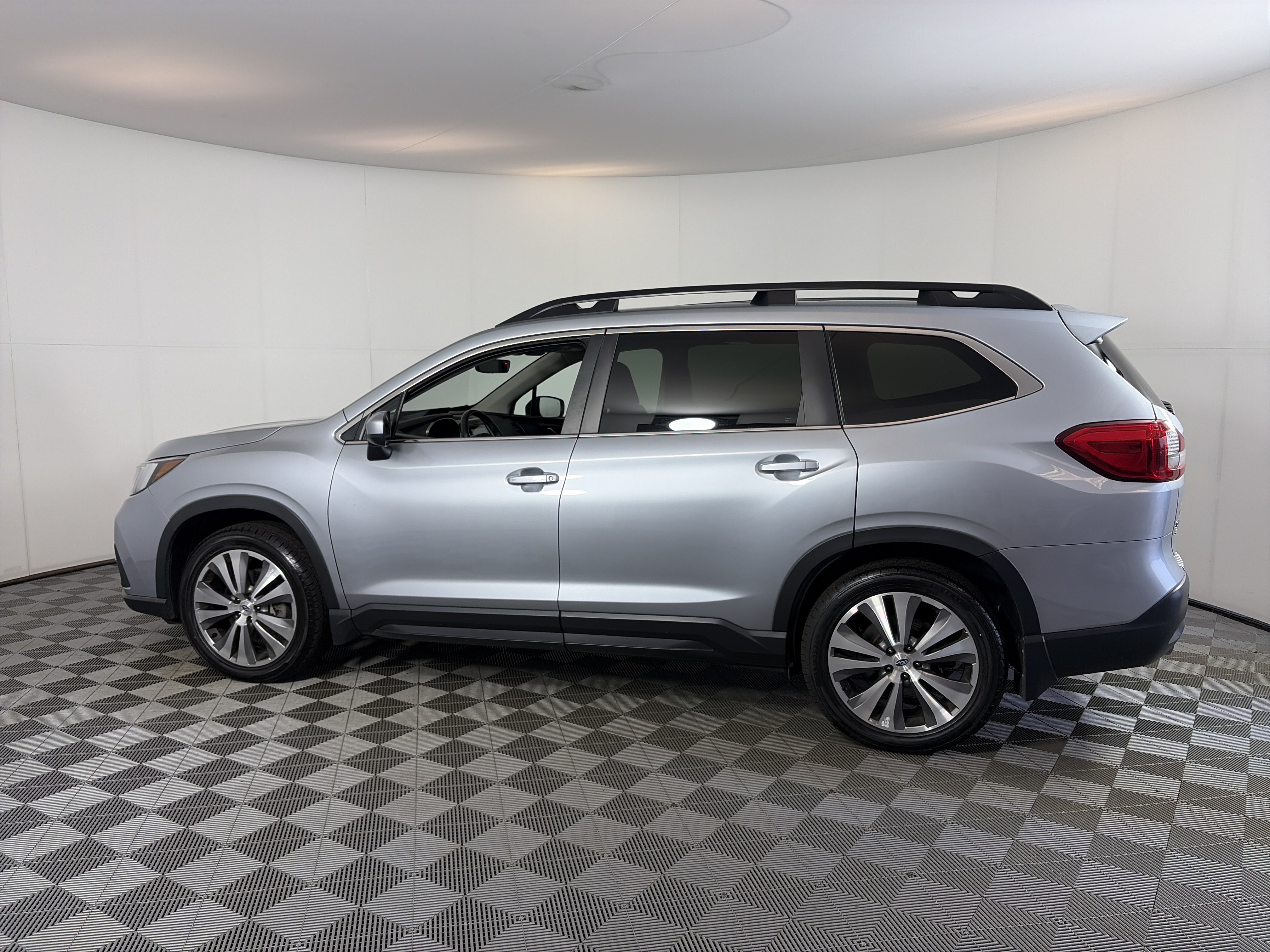Used 2020 Subaru Ascent Premium w/ Sport Package AWD/4WD image 9