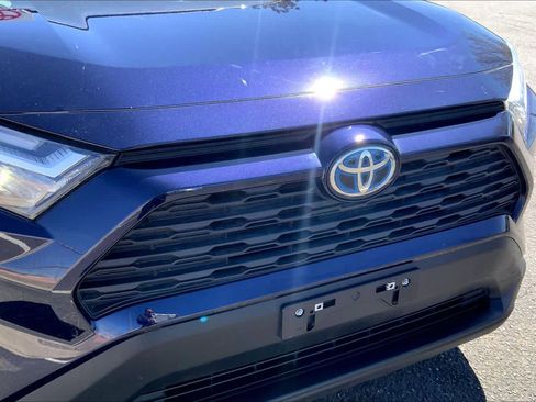 Certified 2024 Toyota RAV4 XLE w/ Convenience Package image 30