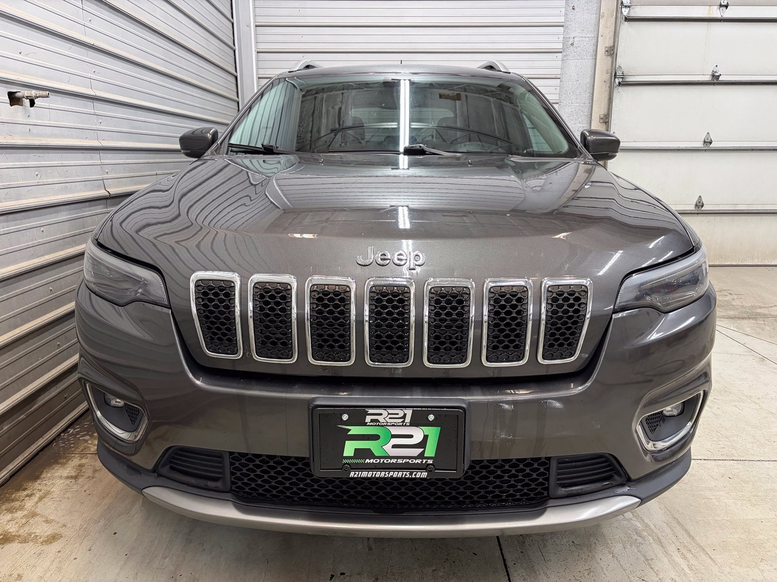 Used 2019 Jeep Cherokee Limited AWD/4WD image 2