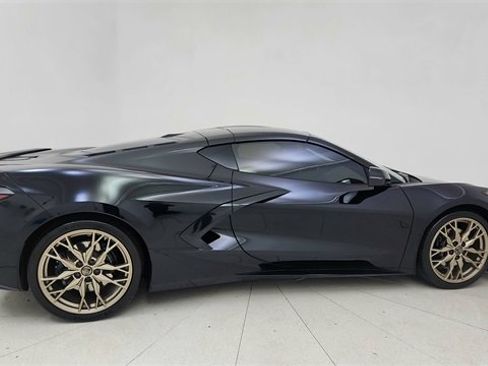 Used 2024 Chevrolet Corvette Stingray w/ Stealth Interior Trim Package image 6