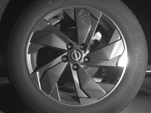 Used 2025 Nissan Rogue SV FWD image 17
