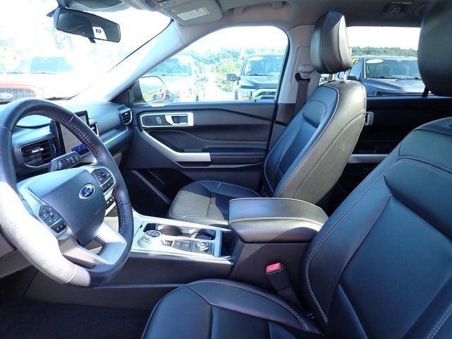 Certified 2023 Ford Explorer XLT w/ Equipment Group 202A AWD/4WD image 18