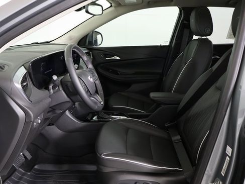 Used 2025 Buick Encore GX Avenir image 22