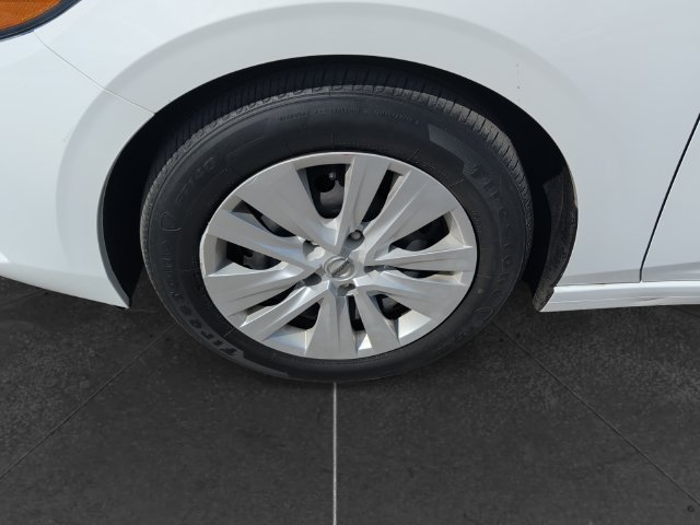 Used 2023 Nissan Sentra S FWD image 9