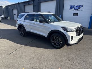 New 2026 Ford Explorer ST-Line w/ ST-Line Street Pack video 1