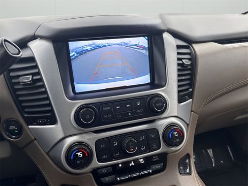 Used 2017 GMC Yukon XL SLT w/ Open Road Package image 28