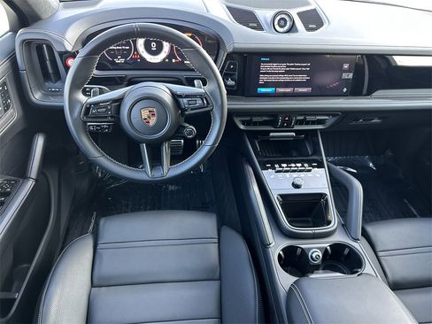Used 2025 Porsche Cayenne GTS image 18