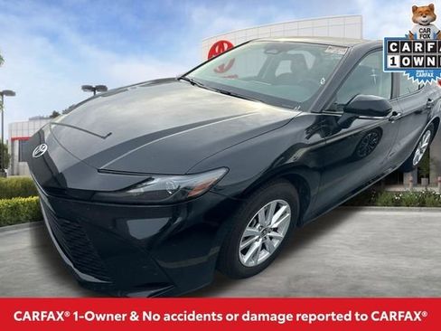 Used 2025 Toyota Camry LE image 2
