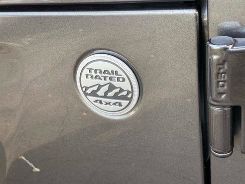 Certified 2022 Jeep Gladiator Overland w/ Popular Equipment Package image 29