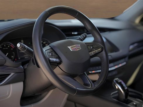 Certified 2023 Cadillac XT4 Luxury w/ Driver Awareness Package image 9