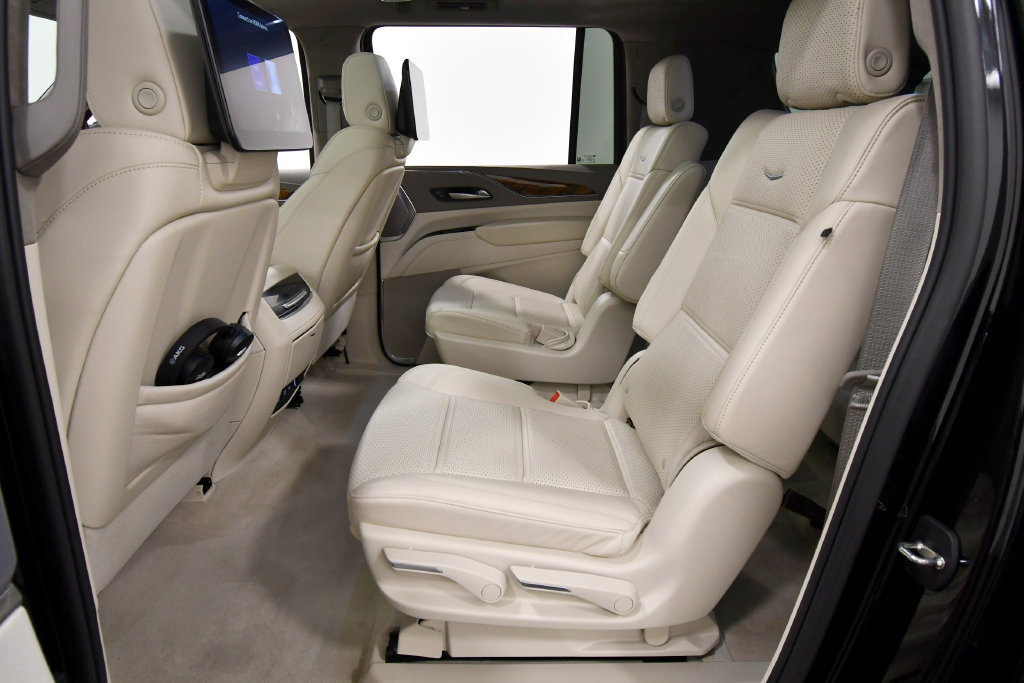 Used 2024 Cadillac Escalade ESV Sport Platinum AWD/4WD image 16