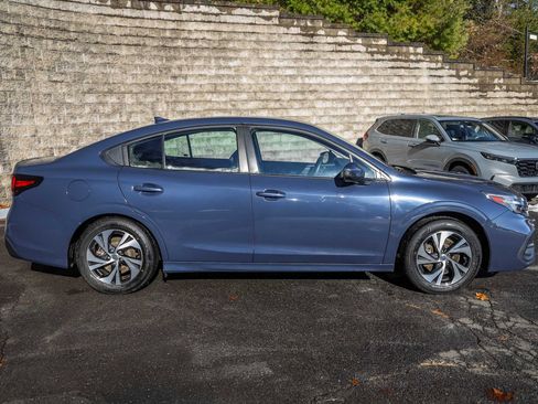 Used 2023 Subaru Legacy Premium image 3