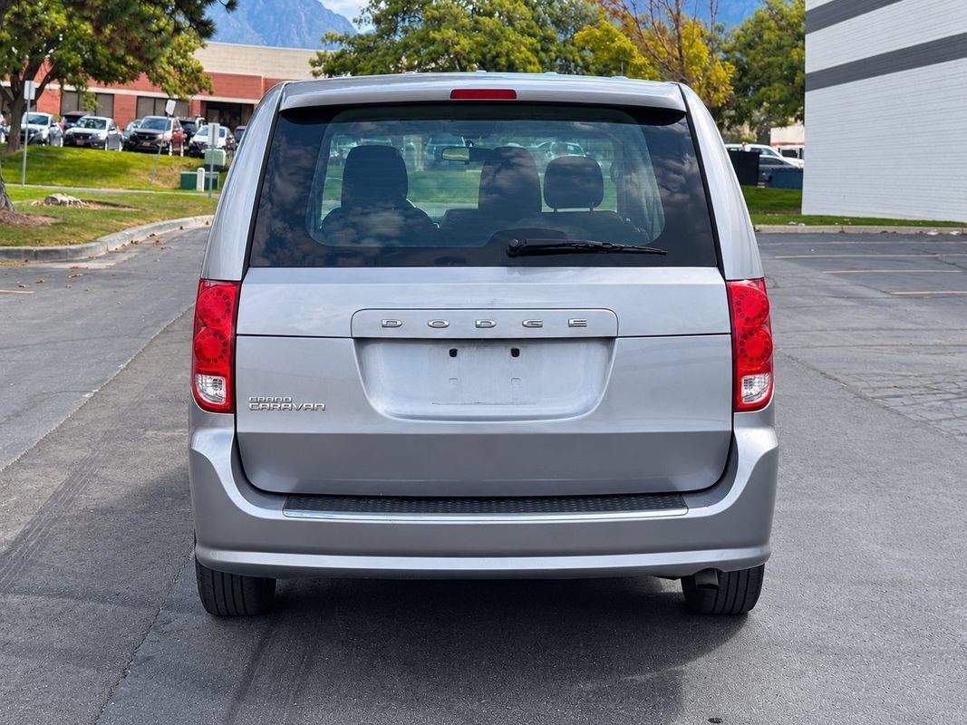 Used 2013 Dodge Grand Caravan American Value Package FWD image 4