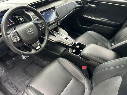 Certified 2019 Honda Clarity Touring image 4