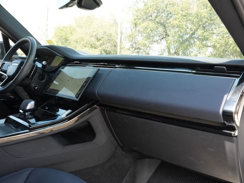 Used 2024 Land Rover Range Rover Sport SE image 25