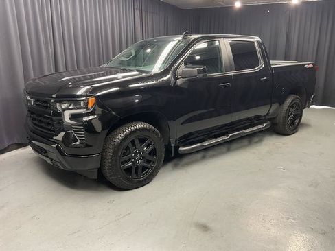 Used 2023 Chevrolet Silverado 1500 RST w/ Rally Edition AWD/4WD image 3