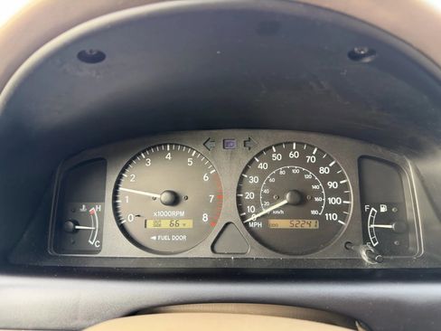 Used 2002 Toyota Corolla LE image 8