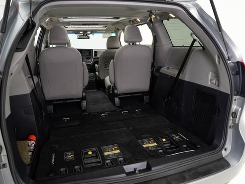 Used 2015 Toyota Sienna Limited Premium AWD/4WD image 32