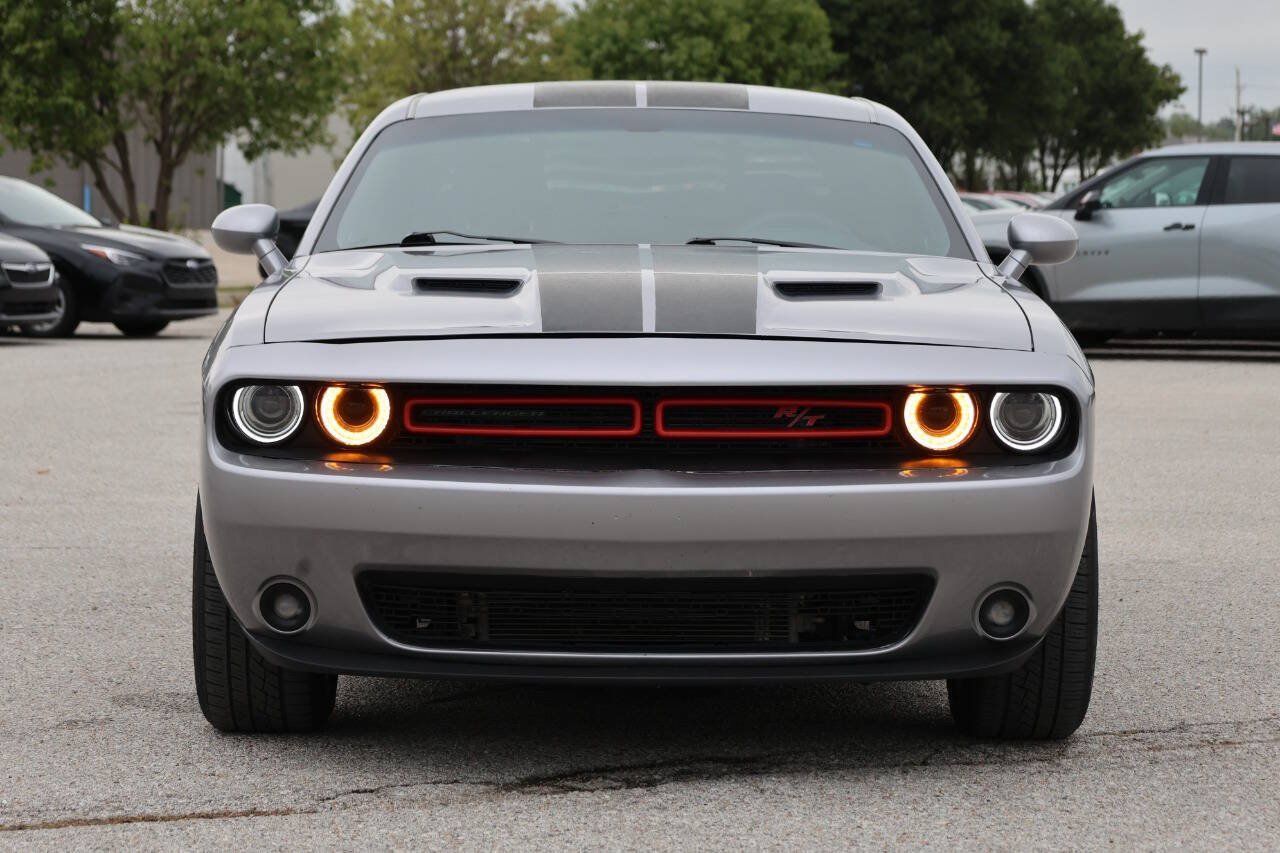 Used 2017 Dodge Challenger R/T RWD image 2
