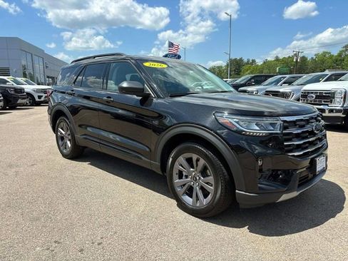 Used 2026 Ford Explorer Active w/ Active Comfort Package AWD/4WD image 1